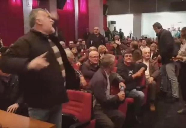 Οργή λαού στην Νεάπολη Κοζάνης για το hot spot που ετοιμάζουν (βίντεο)